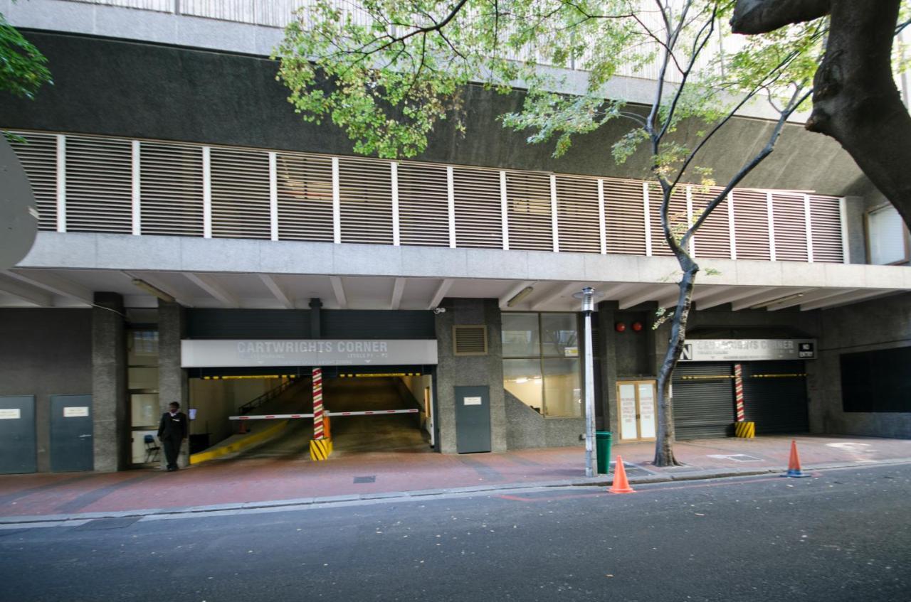 #1202 Cartwright - Bold & Stylish Apartment Cape Town