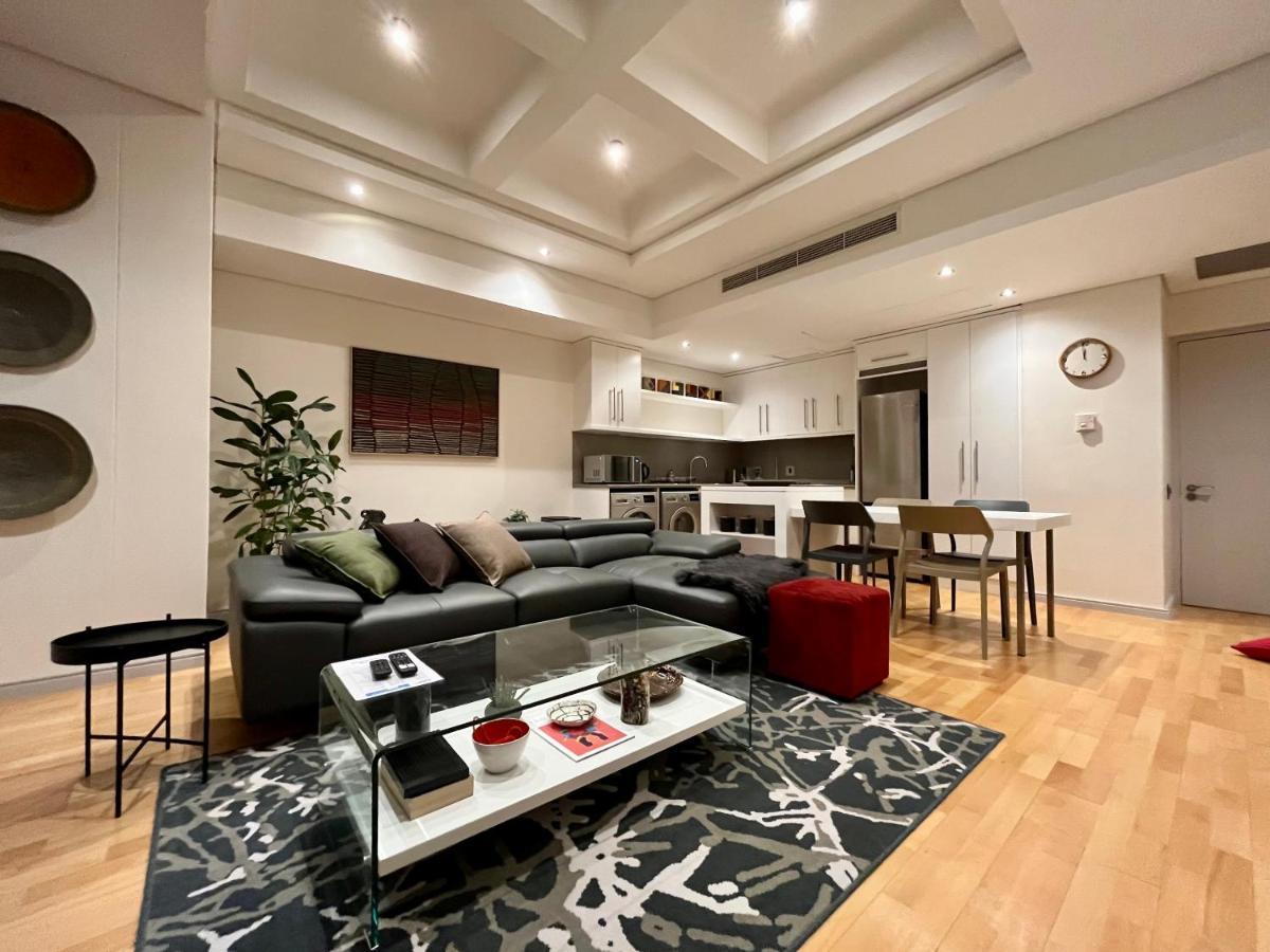 #1202 Cartwright - Bold & Stylish Apartment