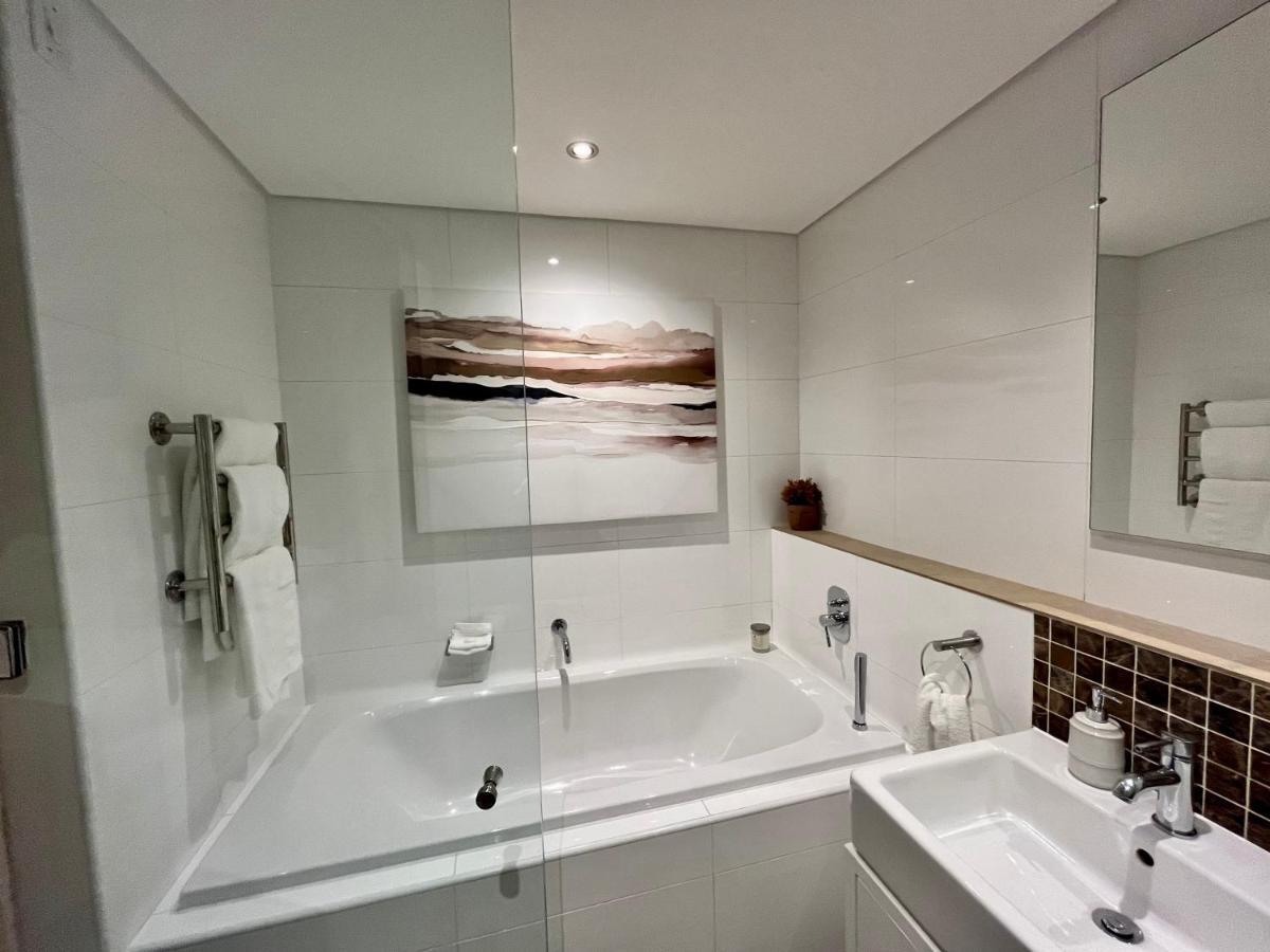 #1202 Cartwright - Bold & Stylish * Cape Town