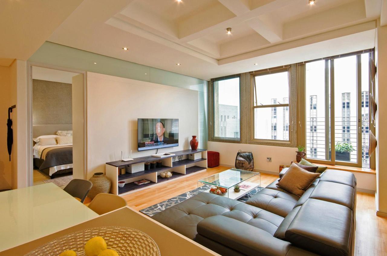 Apartment #1202 Cartwright - Bold & Stylish